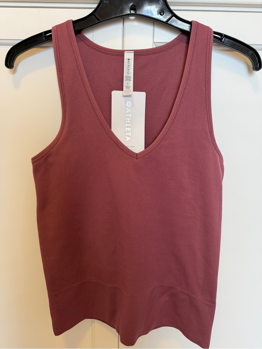 Athleta Ribbed V-Neck Tank in Mauve- NWT
